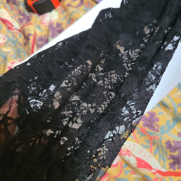 Black top with elasticized waist Band and Lace sleeves ..simple elegance - Picture 3 of 11